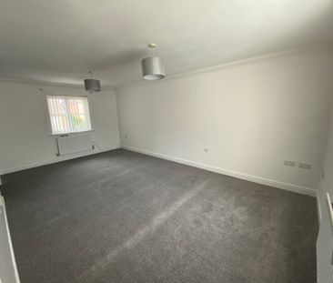 Ffordd Watkins, Birchgrove, SA7 0HP - Photo 2