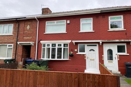 3 bedroom terraced house to rent - Photo 2