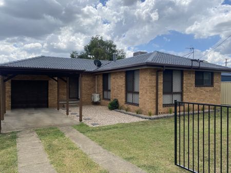 WEST TAMWORTH - Three Bedroom Home - Photo 3