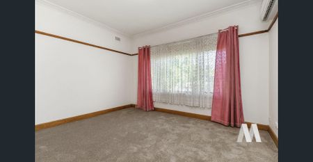 Freshly Updated Family Home in a Prime West Footscray Pocket - Photo 4