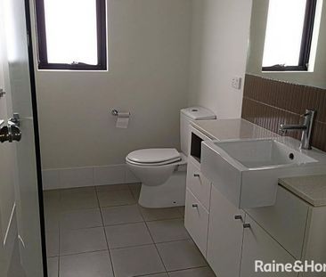 Modern Inner-City Apartment - Walk to Everything! - Photo 5