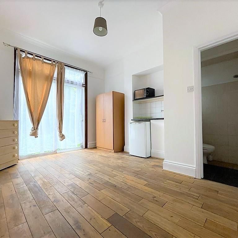 Nova Road, Croydon - Photo 1