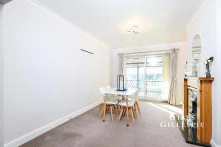 3 bedroom terraced house to rent - Photo 3