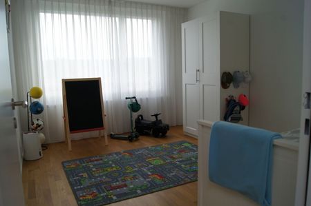 41/2-ROOM APARTMENT IN BUCHS (ZH), FURNISHED, TEMPORARY - Foto 2