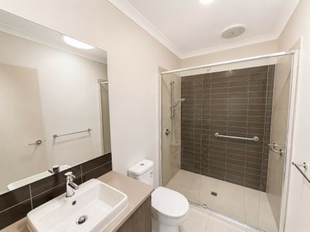 Spacious 3 Bedroom Family Home with Modern Comforts - Photo 4