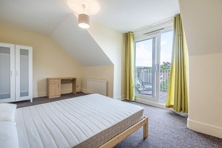 3 bedroom flat to rent - Photo 5
