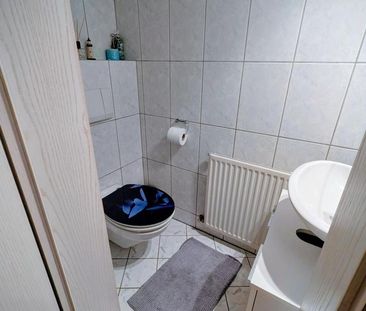 Wohnen mit Flair unter der Burg: Großzügige 77 m² - Photo 5