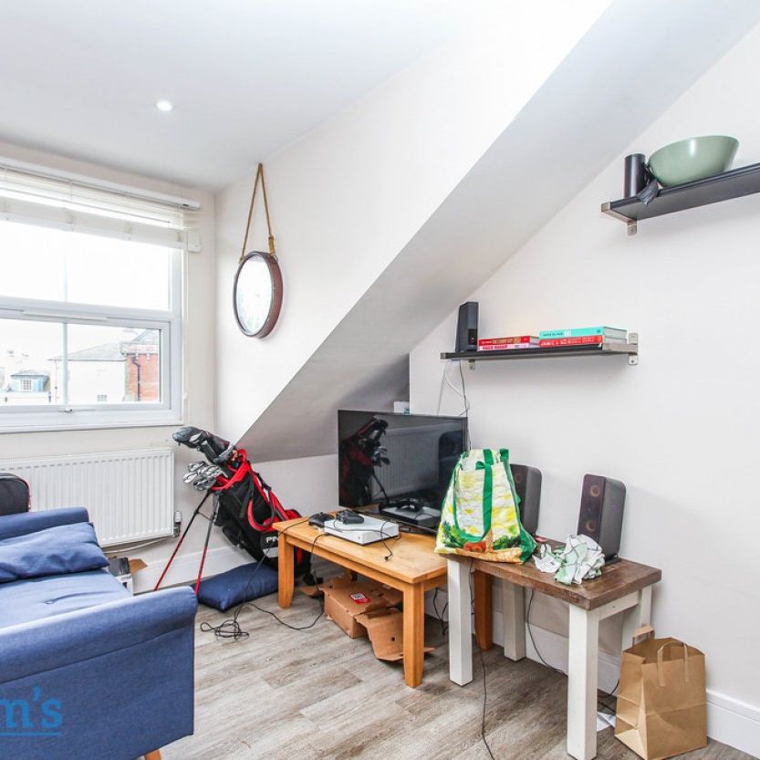 2 bed Apartment for Rent - Photo 1