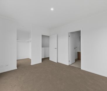 113 Prudence Parade, Point Cook VIC 3030 - House For Rent | Domain - Photo 2