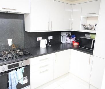 1 bedroom in a house share to rent - Photo 6