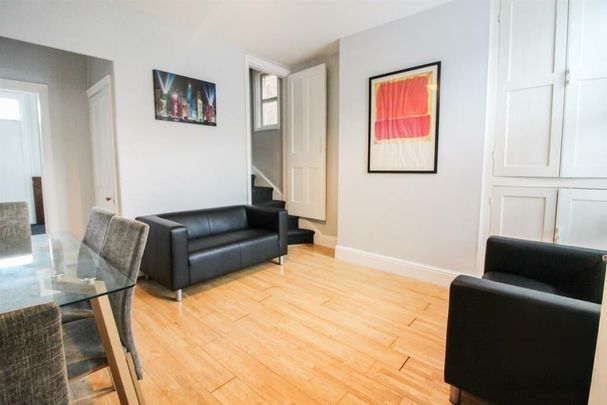 4 Bed Semi-Detached House, Ednaston Road, NG7 - Photo 1