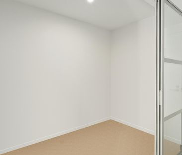 Modern 1-Bedroom Apartment in the Heart of Albion - Photo 5