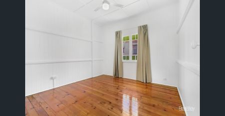 Charming Cottage Awaits You ! - Photo 2