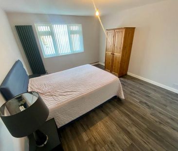 2 bedroom flat to rent - Photo 6