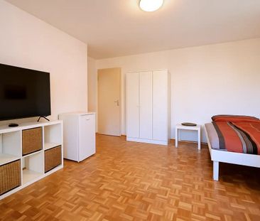 Furnished room centrally located - Photo 1