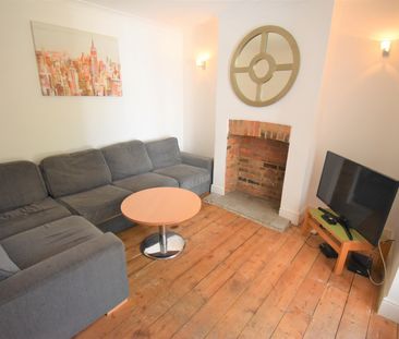 6 Bed Terraced House, Donnington Road, RG1 - Photo 1