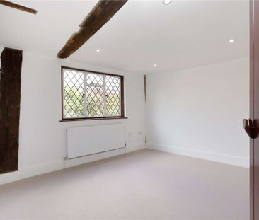 Recently refurbished 2 bedroom end of terrace house in Grade II listed building in the heart of Brenchley village - Photo 3