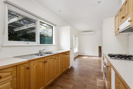 16 Morcom Avenue, Ringwood East - Photo 5