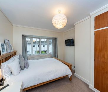 3 bedroom end of terrace house to rent - Photo 4