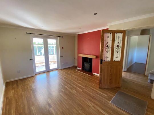 3 bedroom House To Let Total Size: 1206 SQ FT - Photo 1