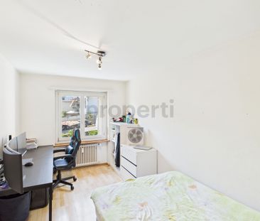 Modernized 4-room apartment with balcony, Bottmingen - Photo 4