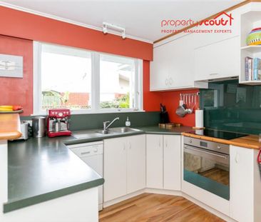 Lovely family home - Photo 2