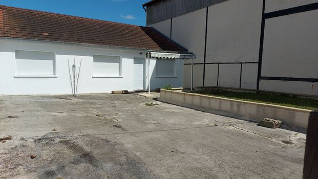 Maison de plain pied rénovée !! - Centre de Montceau Les Mines T4 pièce(s) 94.72 m2 - Photo 1