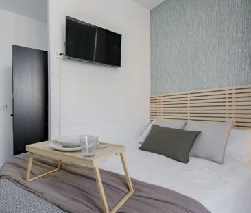 Room in a shared 7-bedroom apartment for rent in Trafalgar. - Photo 2