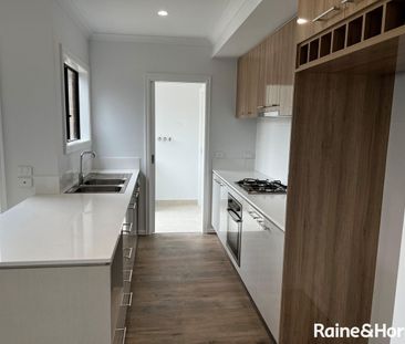 Splendid 3Br Family Home in Cornerstone Estate, Werribee! - Photo 5
