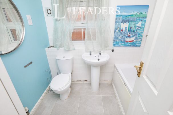 3 bedroom house to rent Thames Way, Hilton, Derby, Derbyshire, DE65 - Photo 1