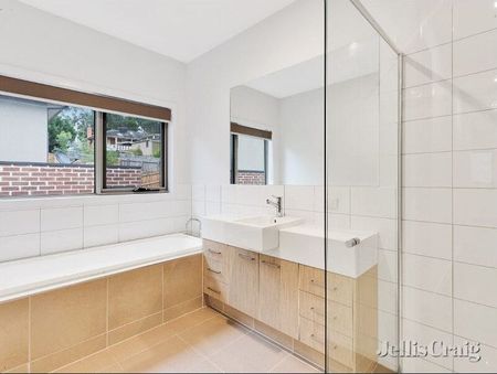 3/198 Sherbourne Road, Eltham - Photo 3