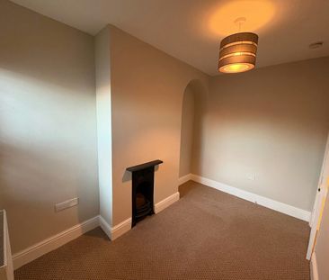 Terraced House to rent on - Photo 6