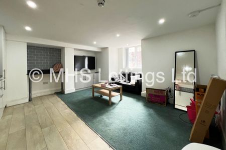 Basement Flat, 2 Grosvenor Road, Leeds, LS6 2DZ - Photo 4