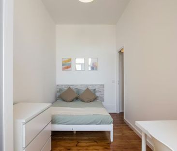 Calçada do Marquês de Abrantes, Lisbon, Lisbon 1200-163 - Photo 6