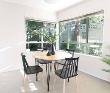 Centrally located oasis - Photo 3