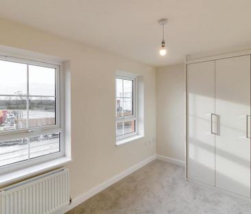 2 bedroom terraced house to rent - Photo 4