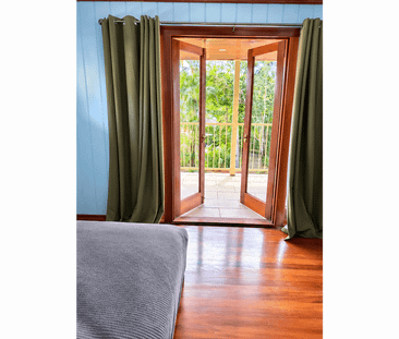 Room with AC! Walk to the shops, bus stops & Jindalee Pool! - Photo 4