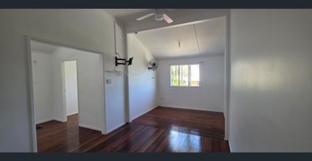 Well maintained 2 bedroom unit - Photo 3