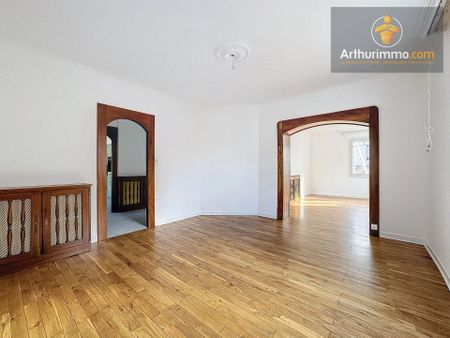 Location Appartement 4 pièces 99 m2 à Bourgoin-Jallieu - Photo 2