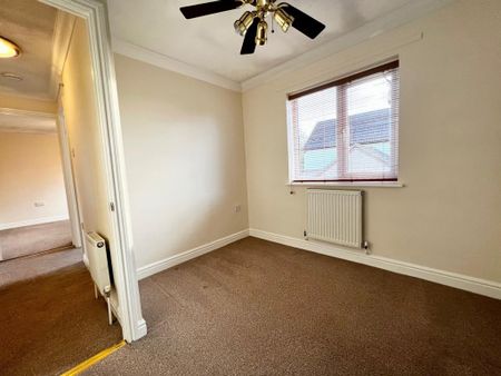 4 bedroom detached house to rent - Photo 3