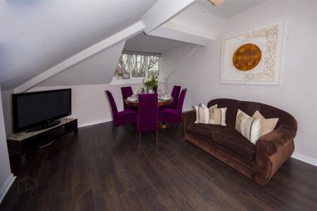 3, 74 University Street, Belfast, BT7 1HB - Photo 2