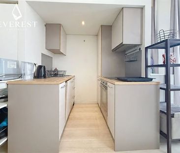 Rue Wayez! Bel appartement NON MEUBLE 2 CHAMBRES - Photo 6