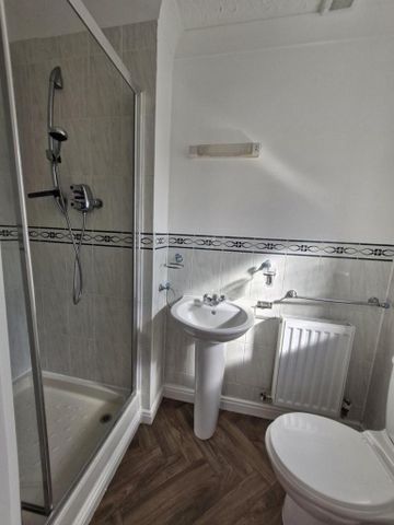 3 bedroom semi-detached house to rent - Photo 5