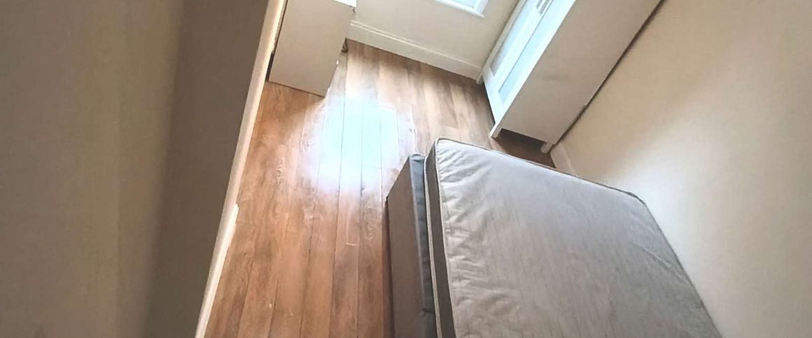 Ipswich Road Room 4 - Photo 1