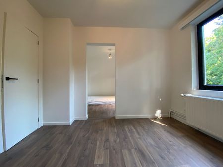 Net gerenoveerde woning met 4 slaapkamers - Photo 3