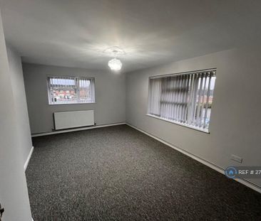 3 bedroom flat to rent - Photo 3