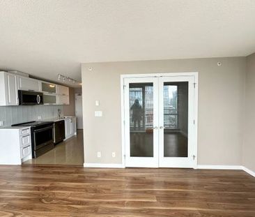 Surrey Central 1 Bedroom 1 Bathroom Condo For Rent! - Photo 4