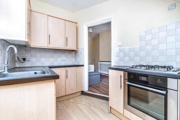 2 Bed Flat, Cambus Road, E16 - Photo 1