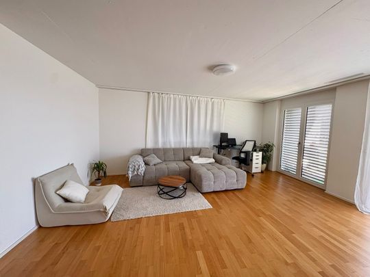 Grosszügige möblierte 2.5-Zimmer-Wohnung | 113 m² | 2 Balkone | Dübendorf | Befristet für 3 Monate - Photo 1