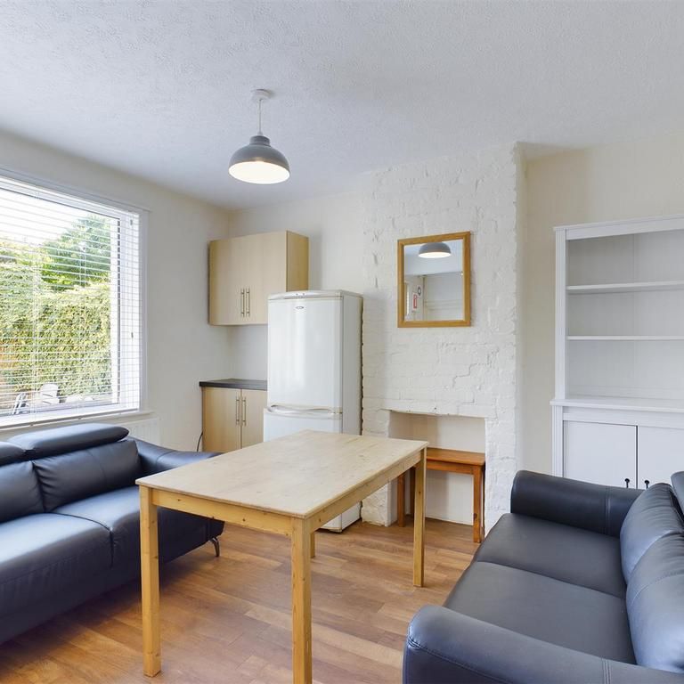 4 bedroom terraced house to rent - Photo 1